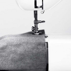 Machine A Coudre 14 Points Et Boutonnière A 4 Etapes MAC214 De Harper - Reconditionné